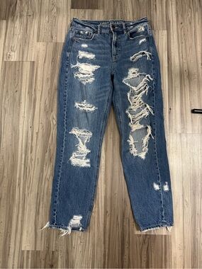 #14 American Eagle Mom Jean Distressed Women’s Size 4